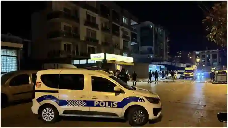 1 Mayıs öncesi sabah baskınları;  İzmir’de çok sayıda kişi gözaltına alındı