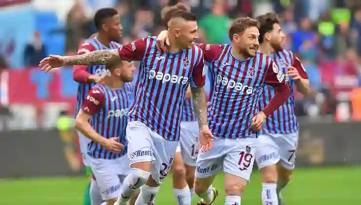 7 gollü maçta kazanan Trabzonspor