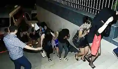 Düzce’de fuhuş operasyonunda 5 zanlı yakalandı