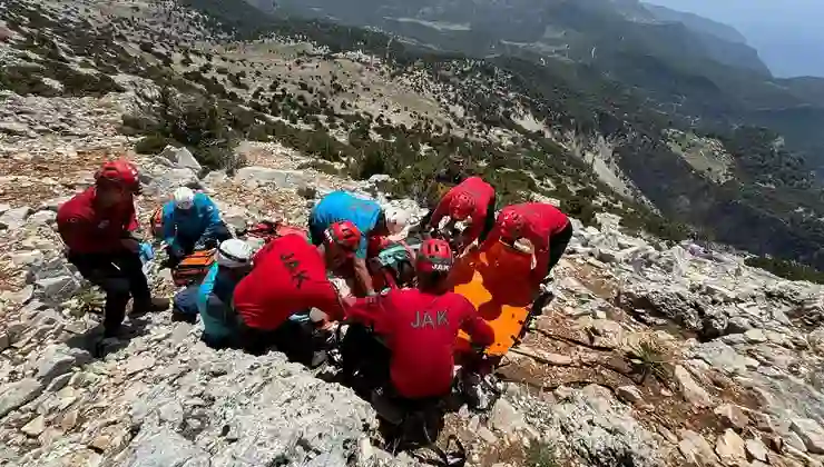 Fethiye’de paraşüt kayalıklara düştü: 2 ölü