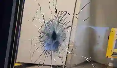 Fransa’da hapishanelere saldırı: Araçlar kundaklandı, otomatik silahla ateş açıldı