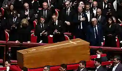 Papa’nın cenazesinde kıyafet kuralına uymadılar