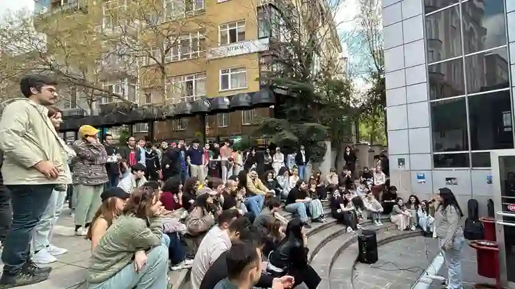 Liseliler ve üniversiteliler buluştu: “Söz bizim, gelecek bizim”