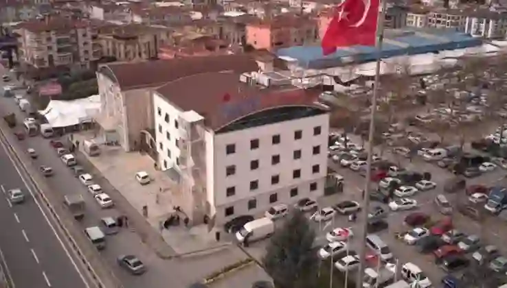 Özel hastaneye deprem mührü! “Perde betonları kestiler” iddiası