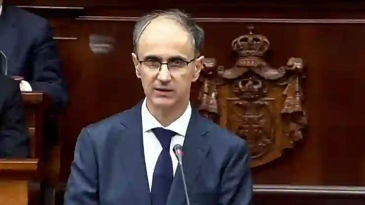 Sırbistan’da akademisyen Djuro Macut liderliğinde yeni hükümet kuruldu