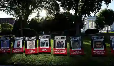 Trump’tan skandal hareket: Göçmenlerin fotoğraflarını sergiledi