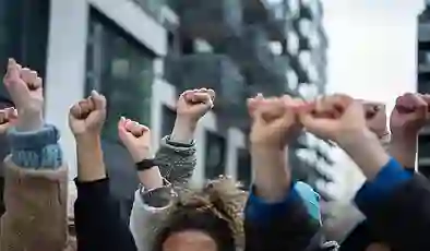 Uluslararası Af Örgütü: Dünyada otoriter uygulamaların yükselişi ve uluslararası hukukun yok edilişi kaçınılmaz değil, insanlar direniyor ve direnecek