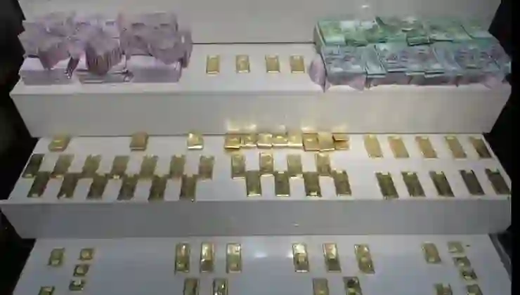 Van’da havalimanında kaçak altın ve para ele geçirildi