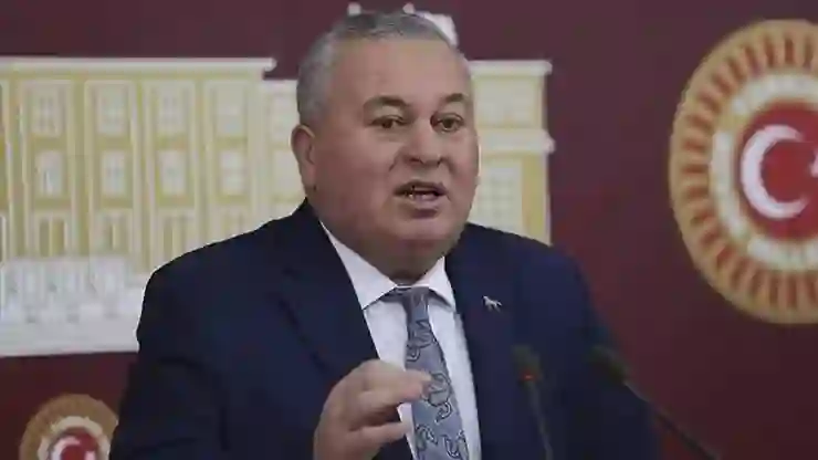 Cemal Enginyurt’tan CHP’li belediyelere çağrı: AKP döneminde hangi AKP’li gazeteciye ne kadar para verilmiş açıklayın