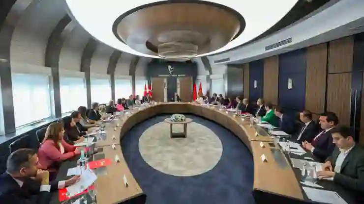 CHP MYK toplandı: Gündemde Özel’e yapılan fiziki saldırı var