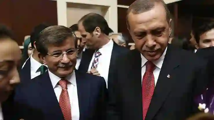 Davutoğlu: Keşke AK Parti beni kaybetmeseydi, keşke ilkelerine sadık kalsaydı