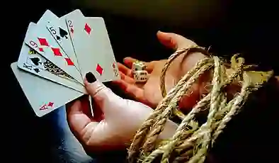 Erzincan’da iş yerinde kumar oynayan 4 kişiye 36 bin 988 lira ceza kesildi