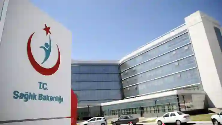 “Evli değilsin deyip tedavi etmediler” iddialarına Sağlık Bakanlığı’ndan açıklama: “Sehven…”