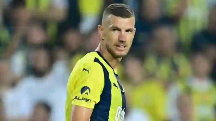 Fenerbahçe’nin yıldızı takımdan ayrıldığını açıkladı: Veda mesajını Türkçe bitirdi