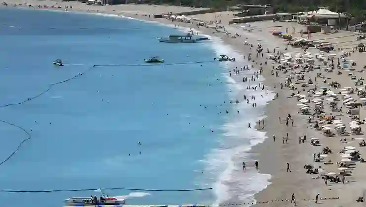 Fethiye ve Marmaris sahillerinde sıcak hava yoğunluğu