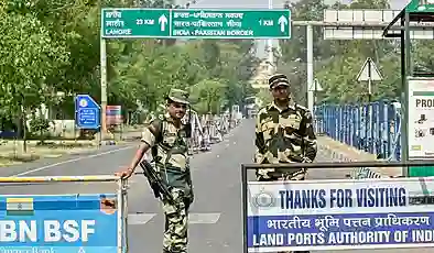 Hindistan’a gözdağı: Pakistan, 450 kilometrelik balistik füzeyi test etti