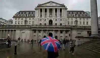 İngiltere, bazı vize başvurularına kısıtlama getirme hazırlığında