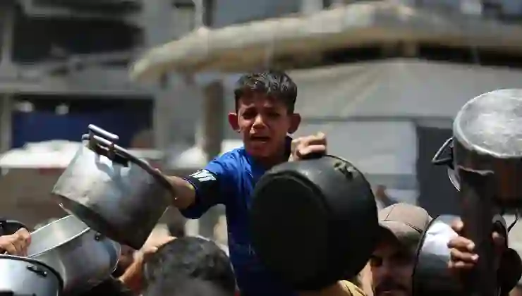 İsrail tüm geçiş noktalarını kapattı: Gazze açlıkla karşı karşıya