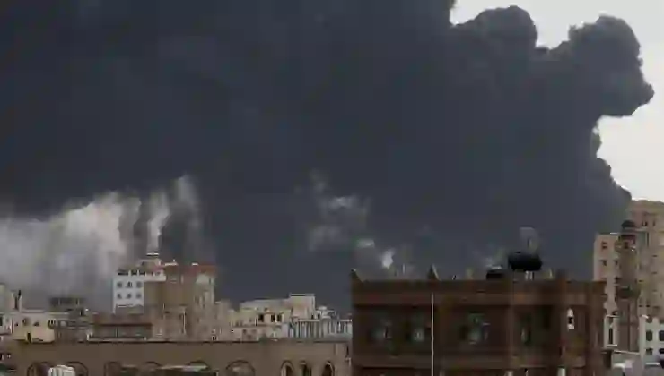 İsrail, Yemen’deki Sana Uluslararası Havalimanı’nı vurdu