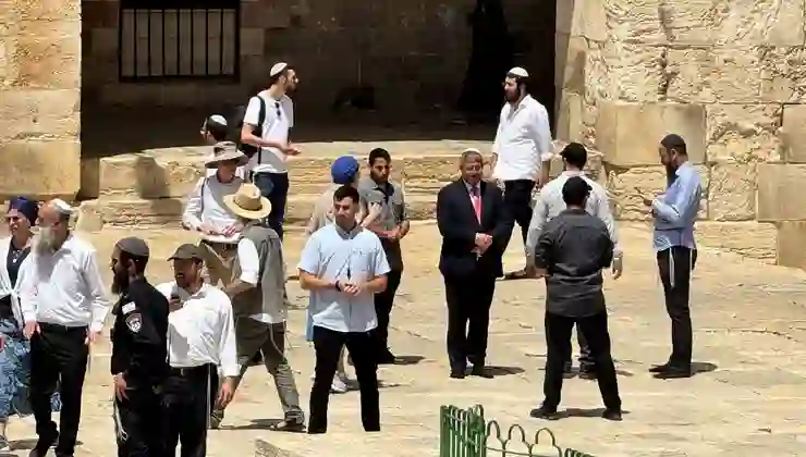İsrailli aşırı sağcı bakan Ben-Gvir’den Mescid-i Aksa’ya baskın