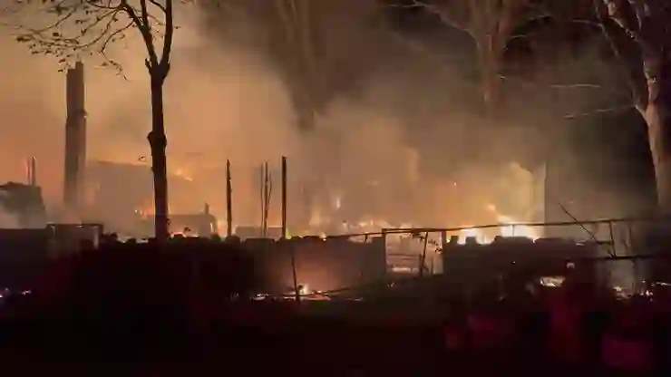 İstanbul Şile’de büyük yangın: 6 restoran küle döndü, 3 kişi yaralandı