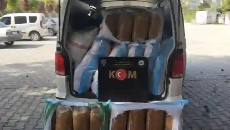Kayseri’de yapılan aramada 940 kilo kaçak tütün ele geçirildi