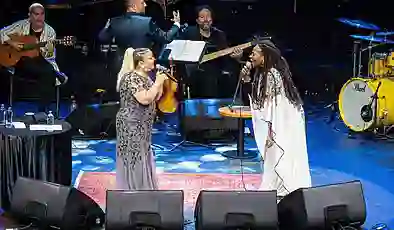 Kibariye, Grammy ödüllü sanatçı Buika ile Harbiye’de konser verdi