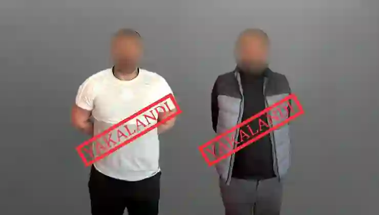 Kırmızı bültenle aranan iki suçlu Türkiye’ye getirildi