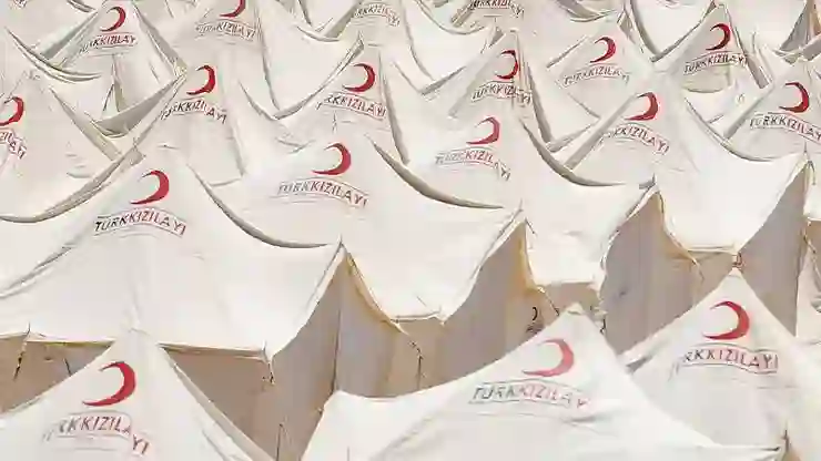 Kızılay faaliyet raporu: Afet depolarında 98 bin kişilik çadır stoku kaldı