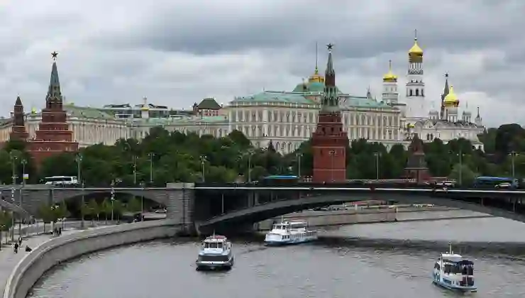 Moskova’da İHA saldırıları: Havalimanları, uçuşları durdurdu