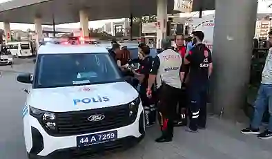 Otobüste tartışan kadınlar birbirlerini bıçakladı