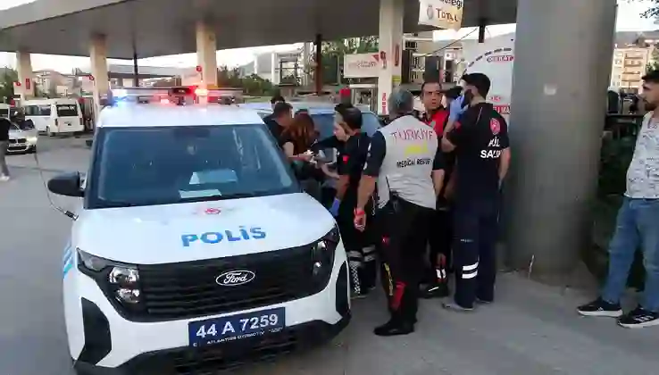 Otobüste tartışan kadınlar birbirlerini bıçakladı