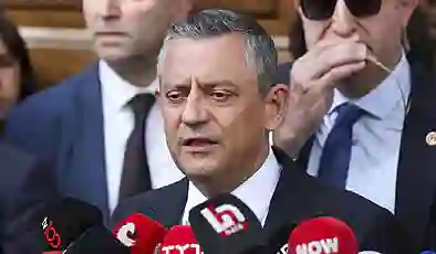 Özgür Özel’den Bahçeli’ye: Adımı kullanmayıp bir şey söyleyenleri, partisine tweet sildirenleri ibretle takip ediyorum