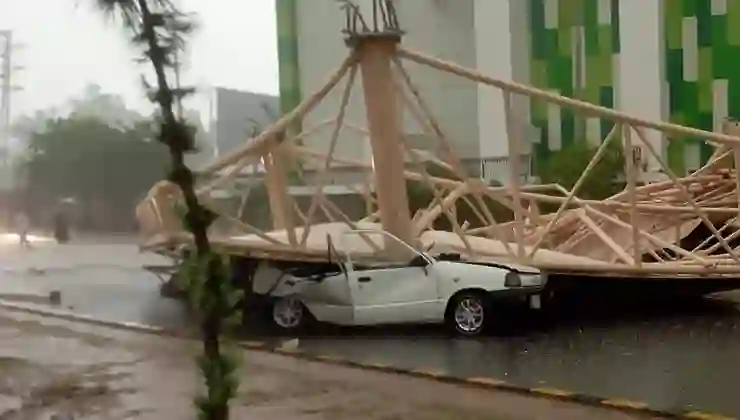 Pakistan’da fırtına: Can kaybı 25’e yükseldi