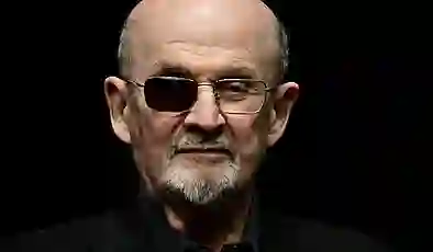 Salman Rüşdi’yi bıçakla yaralayan sanığa 25 yıl hapis