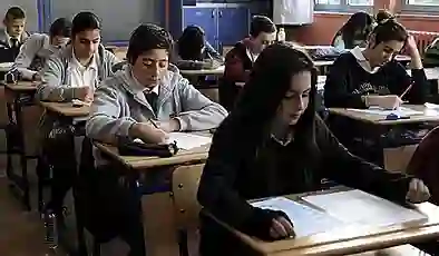 Zorunlu lise eğitiminde değişiklik iddiası: 4+4+4 sistemi değişecek mi?