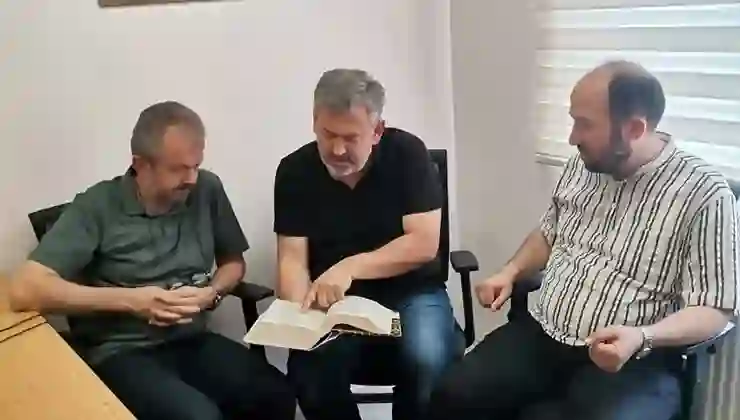 DİL, MÂNÂ ve TEFEKKÜR: KUR’ÂN-I KERÎM’İN TÜRKÇE MEÂL-İ ÂLİSİ ÜZERİNE