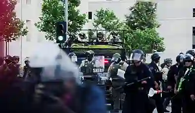 ABD, göçmenleri anavatanları dışındaki ülkelere sınır dışı edebilecek