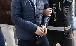 Adana’da tır ve kamyonda kaçak makaron ele geçirildi, 1 kişi tutuklandı