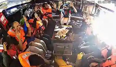 Alıkonulan “Madleen” aktivistleri, İsrail’den hemen ayrılmazlarsa gözaltı merkezine götürülecek