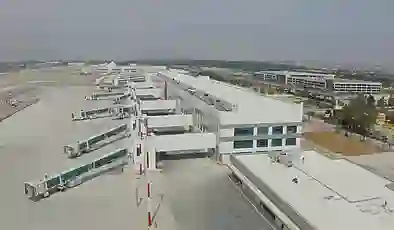 Antalya Havalimanı’nda asma tavan çöktü: 1 yaralı