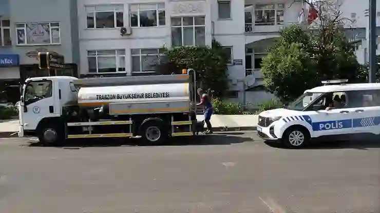 Belediye işçileri, sel temizliğinde karbonmonoksit gazından zehirlendi