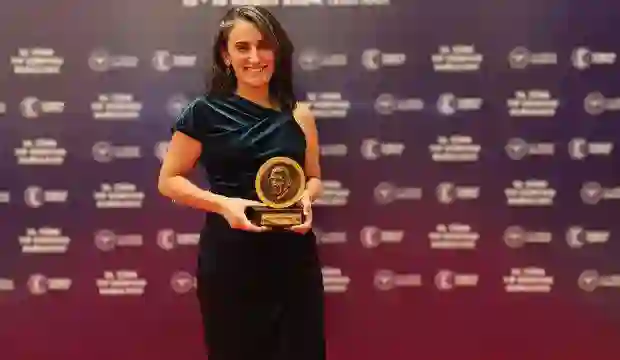 Beyin kanaması geçiren Canan Dağdeviren taburcu oldu