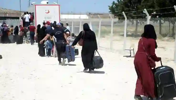 BM: Komşu ülkelerdeki 600 bin Suriyeli geri döndü