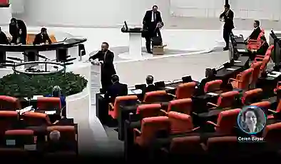 CHP’li Akay’ın 54 metrelik ‘Çoklu maaş alanlar’ listesinde kimler var?