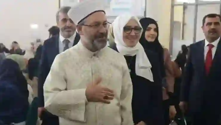 Diyanet İşleri Başkanı Ali Erbaş’ın eşi Seher Erbaş, “VIP” kontenjanından 6. kez hacca gitti