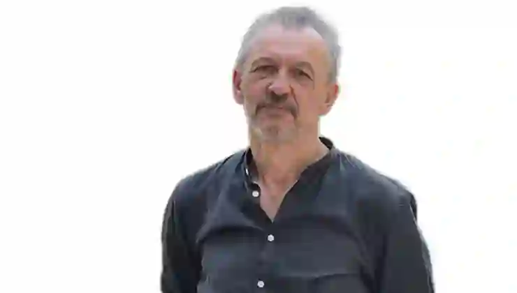 Teşhir Çağında Giyinmemenin Psikolojisi