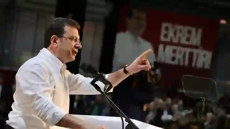 İmamoğlu: Benimle mertçe yarışmaya cesaretleri olmadığı için yargı eliyle pehlivanlık taslıyorlar!