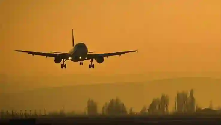 Kabin memuru gibi davranıp 120 kez bedava uçtu