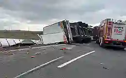 Karpuz yüklü TIR devrildi: 1 ölü, 3 yaralı